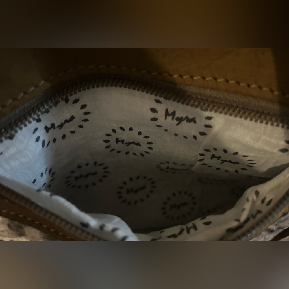 Myra PARADIGM POUCH - Picture 8 of 10